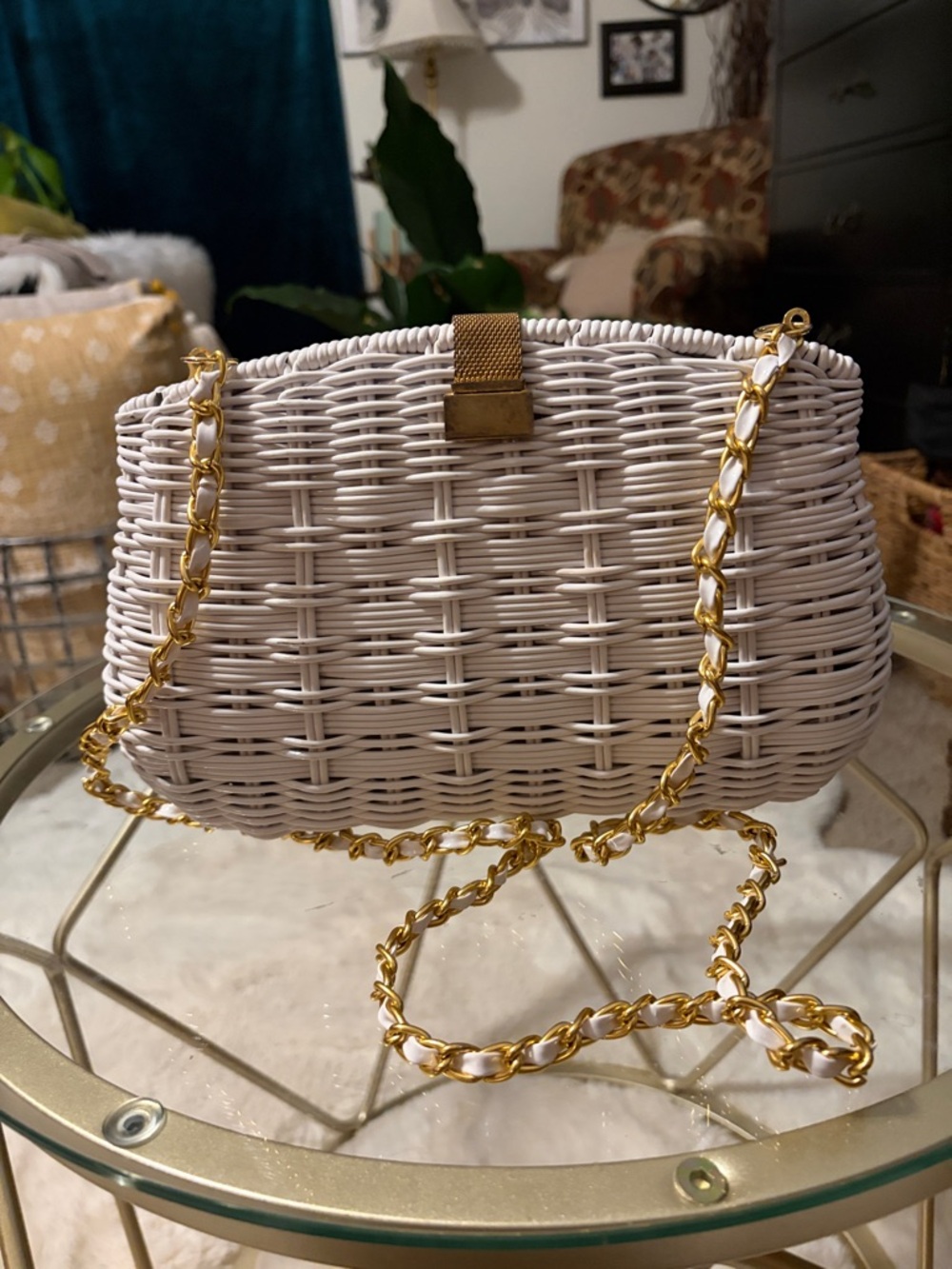 Vintage White Vinyl Wicker Woven Handbag with Gold & White Chain Strap - Picture 2 of 9